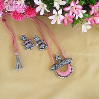 Pink neck chain with jumka